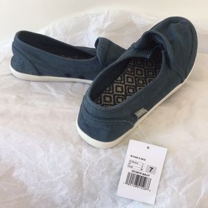 Sanuk fabric slip on casual shoes